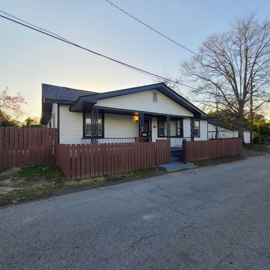 Photo of 1004 Kent Street, Augusta, GA 30901 (MLS # 552970)