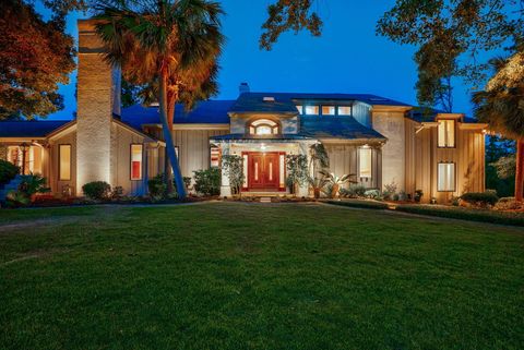Photo of 3541 W Lake Drive, Martinez, GA 30907 (MLS # 542313)