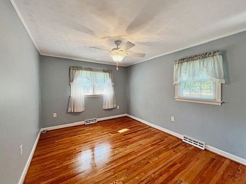 Tiny photo for 101 Parkwood Drive, Williston, SC 29853 (MLS # 547286)