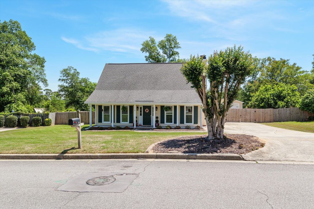 Photo of 624 Bridgton Drive, Martinez, GA 30907 (MLS # 555224)