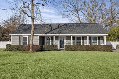 Photo of 512 Hillcrest Court, North Augusta, SC 29841 (MLS # 551790)