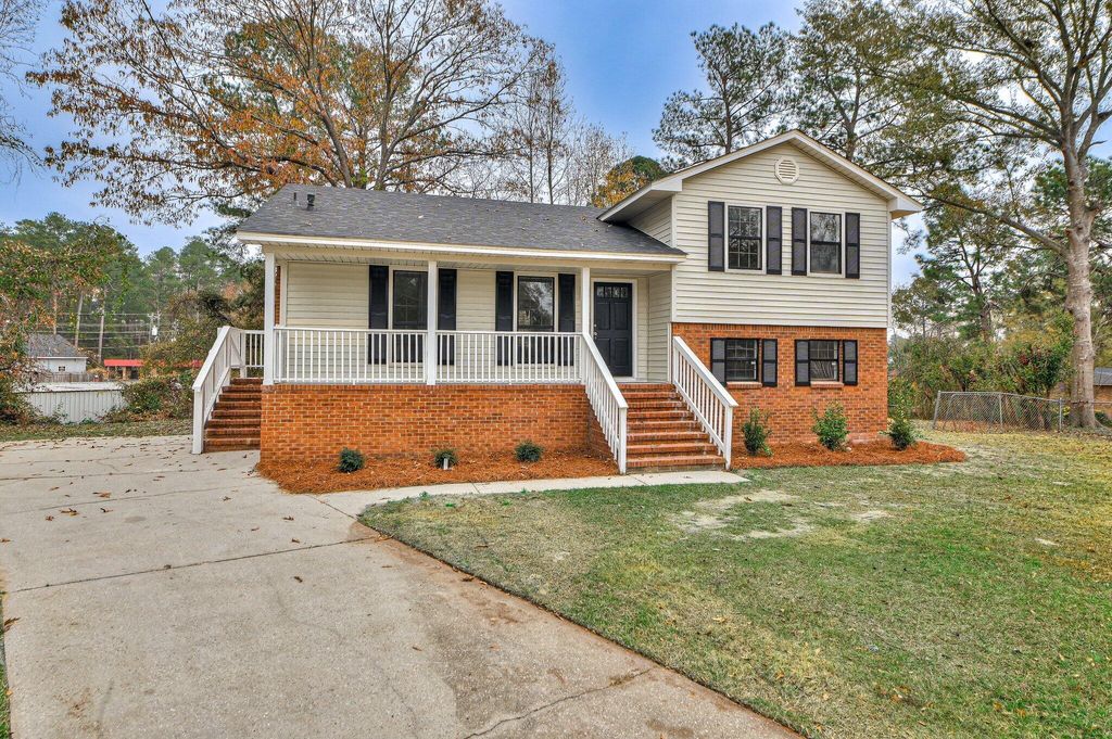 Photo of 2402 Crystal Court Drive, Augusta, GA 30906 (MLS # 549680)