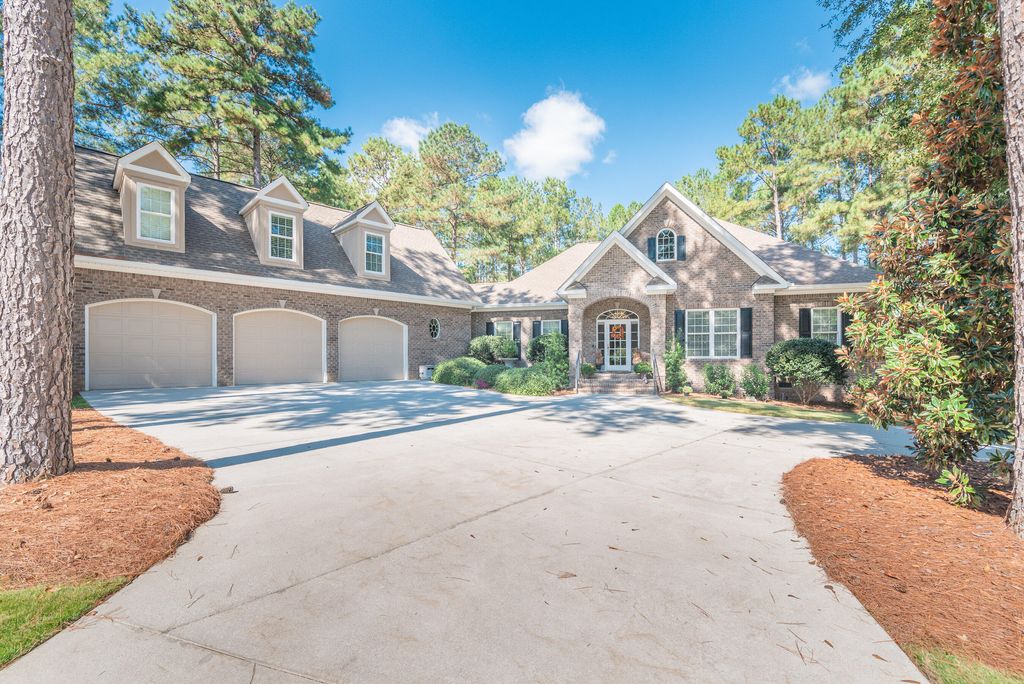 Photo for 2527 Cardigan Dr Dr, Aiken, SC 29803 (MLS # 548433)