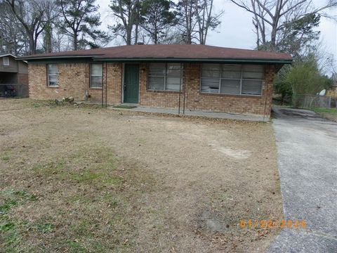 Photo of 3625 Meadowgrove Drive, Augusta, GA 30906 (MLS # 551357)