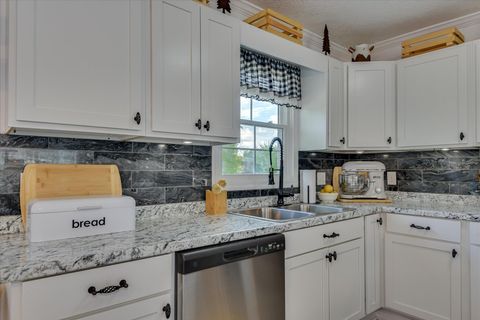 Tiny photo for 2491 Parkway Drive Drive, Augusta, GA 30904 (MLS # 547683)