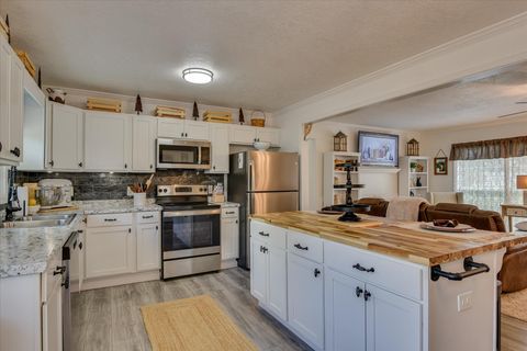 Tiny photo for 2491 Parkway Drive Drive, Augusta, GA 30904 (MLS # 547683)