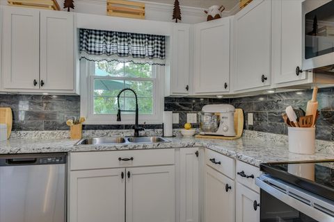 Tiny photo for 2491 Parkway Drive Drive, Augusta, GA 30904 (MLS # 547683)
