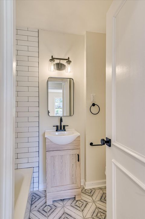 Tiny photo for 427 Aumond Road, Augusta, GA 30909 (MLS # 548531)
