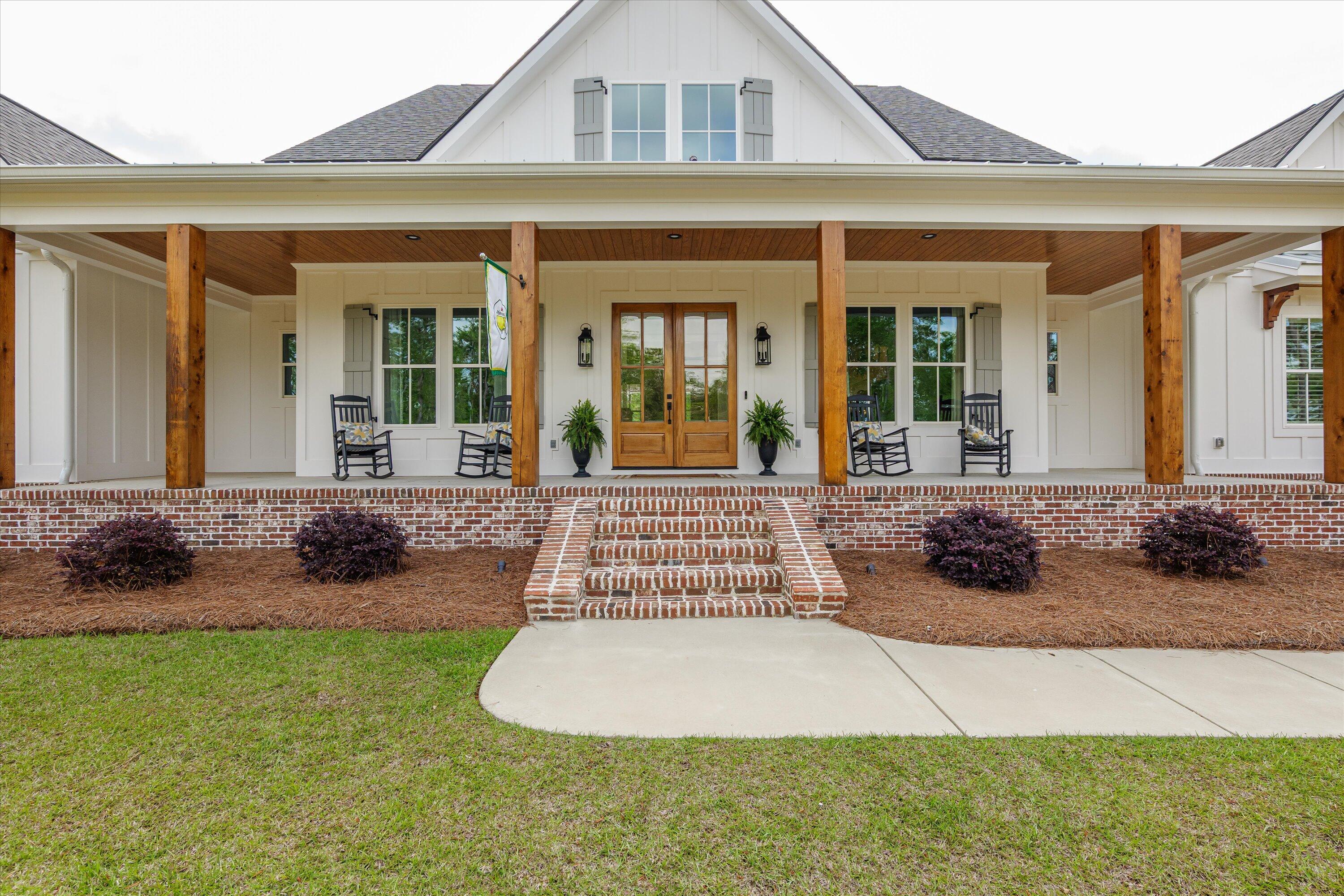 665 SMITH OAKS Drive