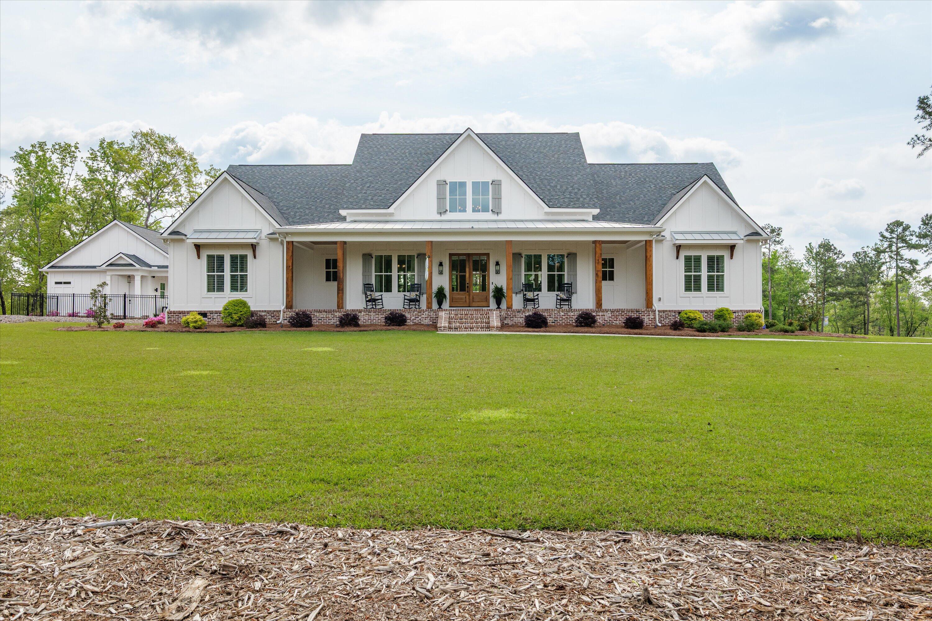665 SMITH OAKS Drive