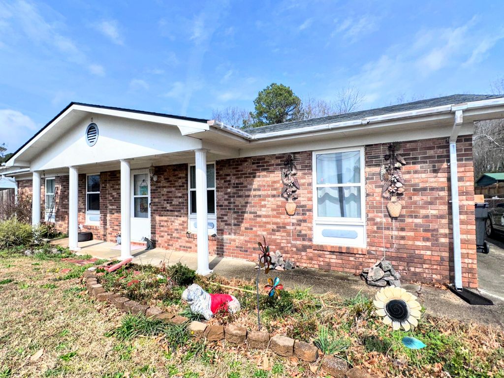 Photo of 1809 Formosa Drive, Augusta, GA 30906 (MLS # 552753)