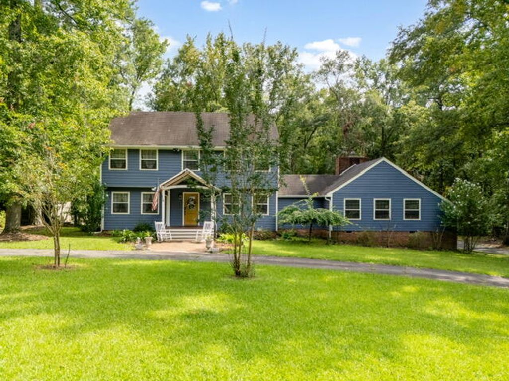 Photo for 202 Pembroke Dr. Dr, Washington, GA 30673 (MLS # 542650)