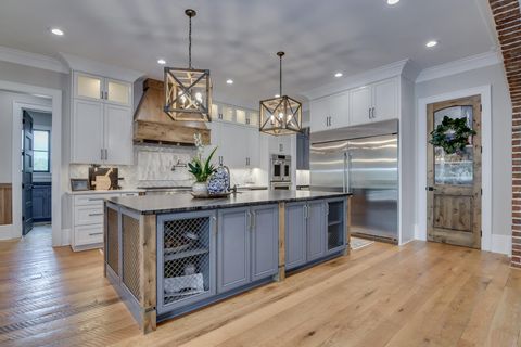 Tiny photo for 162 Lanham Road, Edgefield, SC 29824 (MLS # 545602)