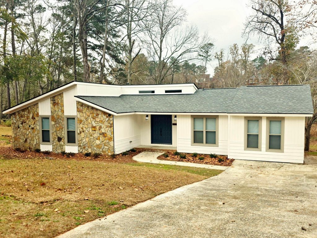 Photo of 319 Rockdale Road, Augusta, GA 30907 (MLS # 549857)