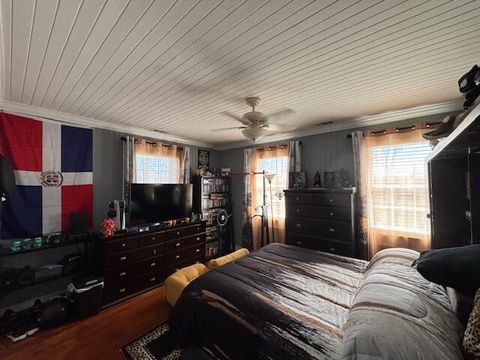 Tiny photo for 39 E Calhoun Street, Wadley, GA 30477 (MLS # 552879)