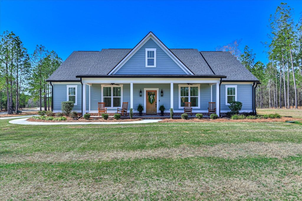 Photo of 1630 Long Cove Drive, Lincolnton, GA 30817 (MLS # 552588)