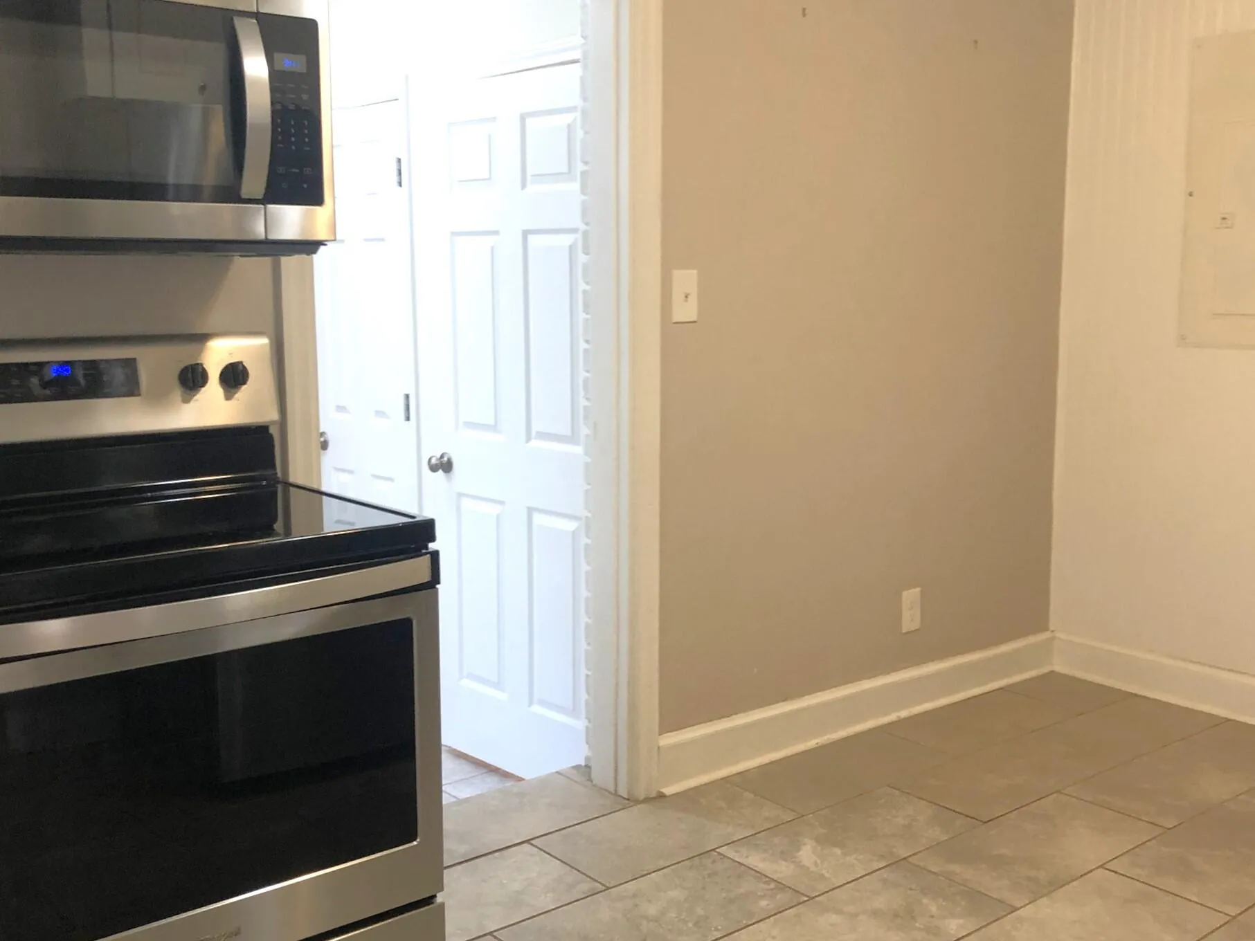 Aiken, South Carolina 29801, United States, 2 Bedrooms Bedrooms, ,2 BathroomsBathrooms,Residential,Active,124924