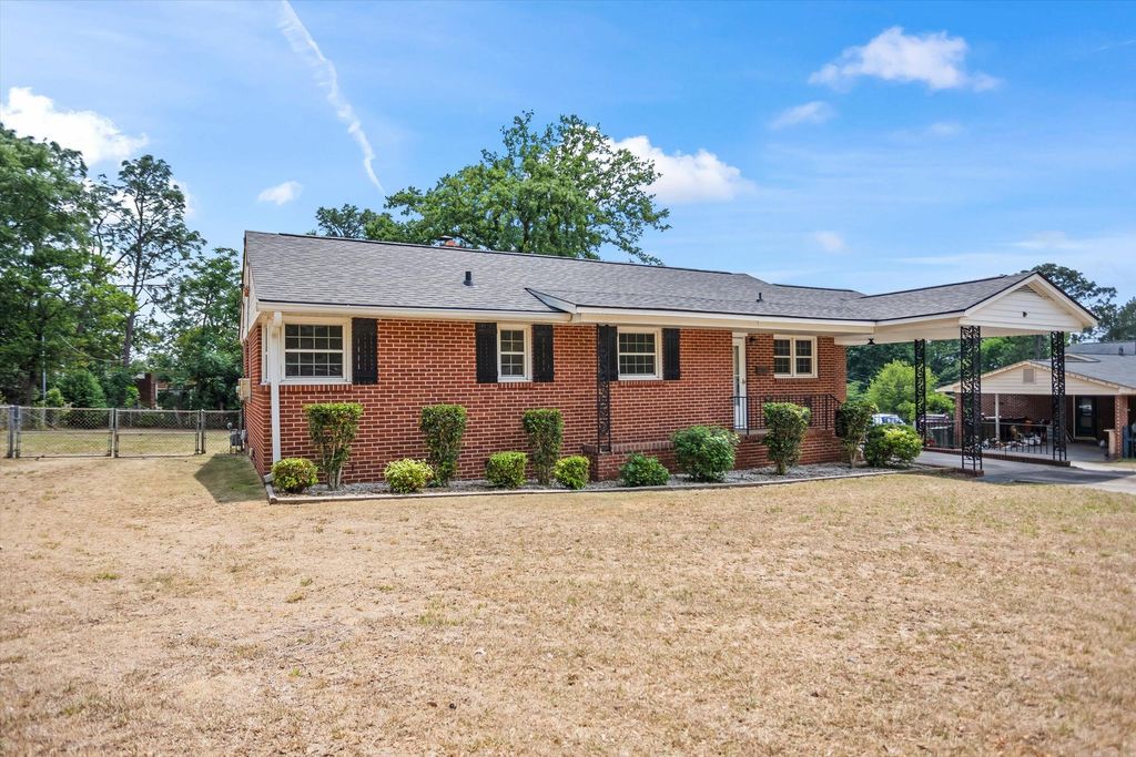 Photo of 1831 Courtney Drive, North Augusta, SC 29841 (MLS # 555070)