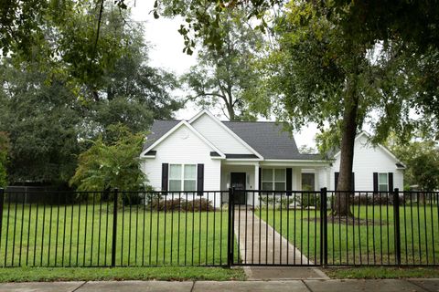 Tiny photo for 855 Academy Avenue, Waynesboro, GA 30830 (MLS # 545851)