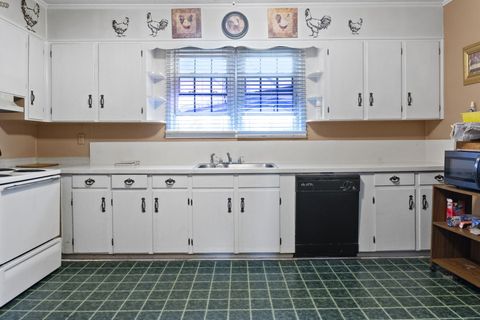 Tiny photo for 261 Myrtle Street, Gloverville, SC 29828 (MLS # 549252)