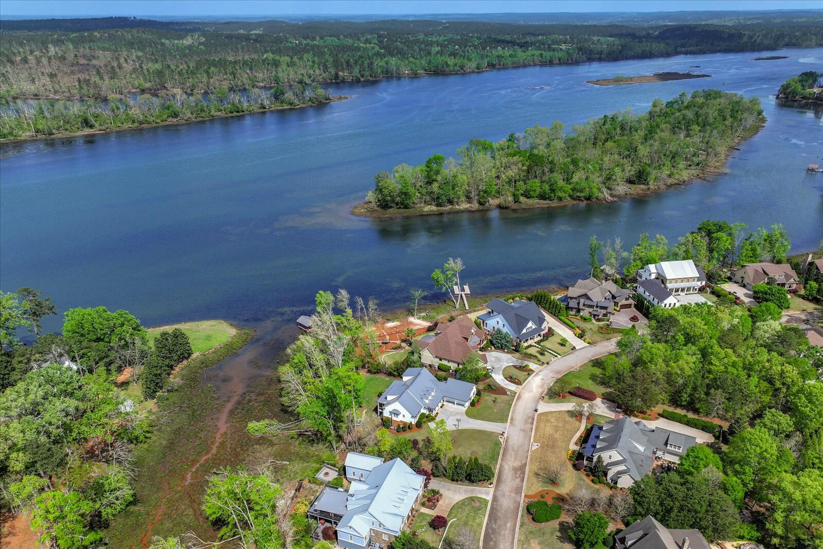 1068 Peninsula Crossing