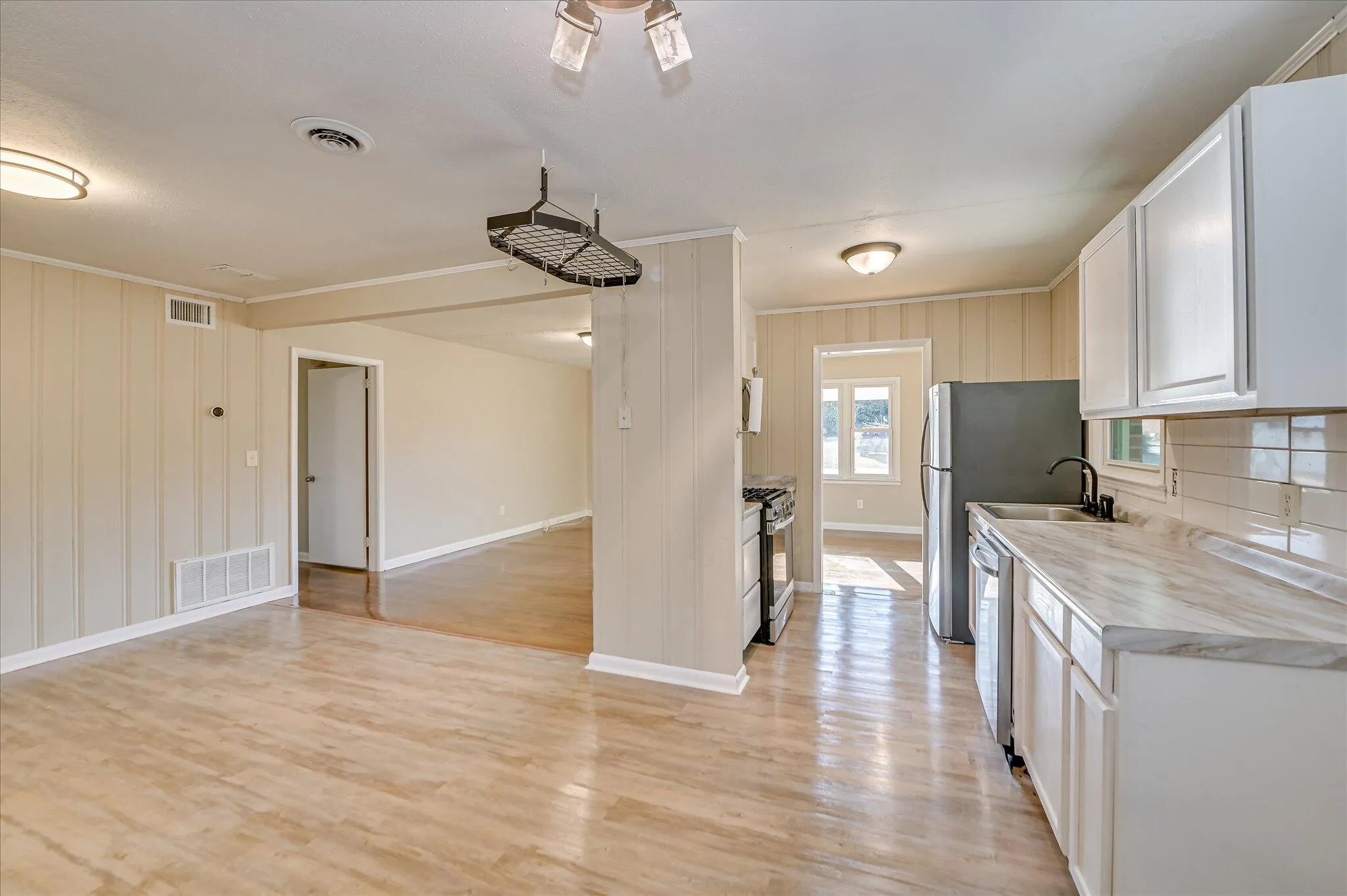 Augusta, Georgia 30901, United States, 4 Bedrooms Bedrooms, ,2 BathroomsBathrooms,Residential,Contingent,247712