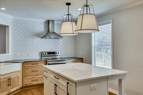 Tiny photo for 411 Georgia Road, Edgefield, SC 29824 (MLS # 549729)