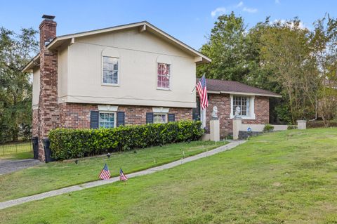 Photo of 2208 Buckingham Drive, Augusta, GA 30906 (MLS # 547574)