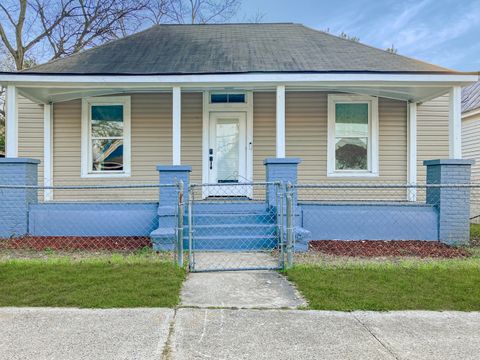 Photo of 1742 Walker Street, Augusta, GA 30904 (MLS # 555356)