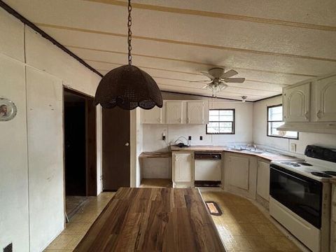 Tiny photo for 391 Commerce Street, Crawfordville, GA 30631 (MLS # 553004)