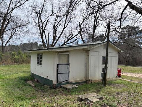 Tiny photo for 391 Commerce Street, Crawfordville, GA 30631 (MLS # 553004)