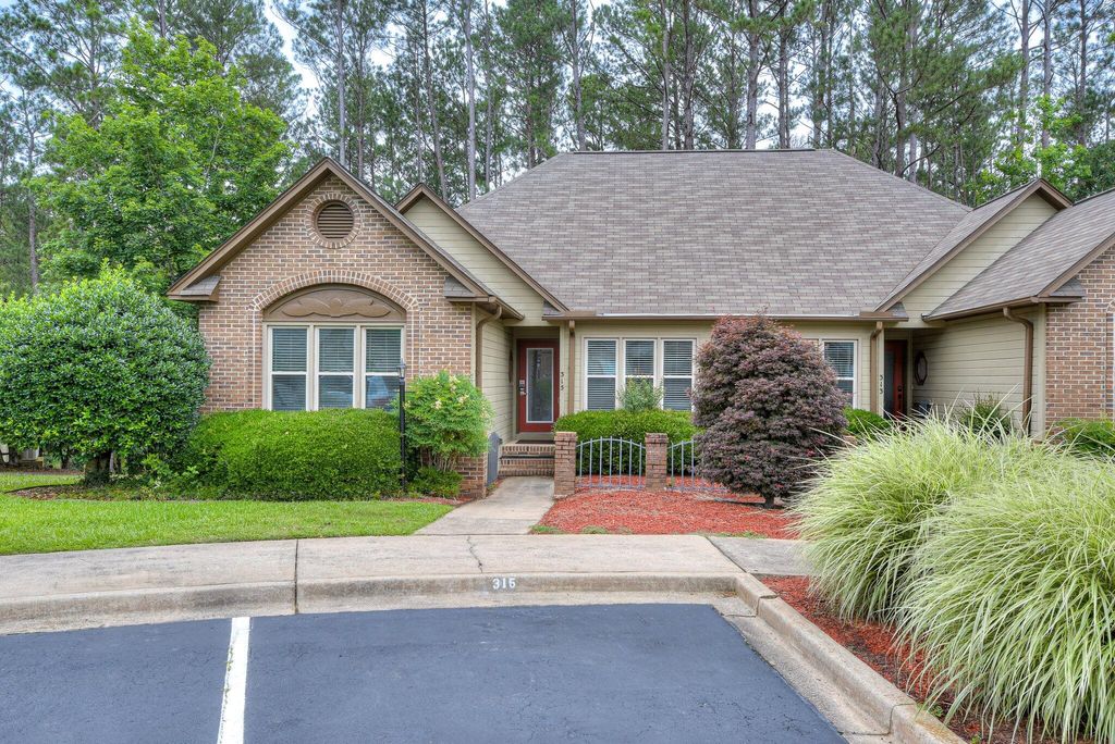 Photo for 315 Coastal Cove Cove, McCormick, SC 29835 (MLS # 542531)