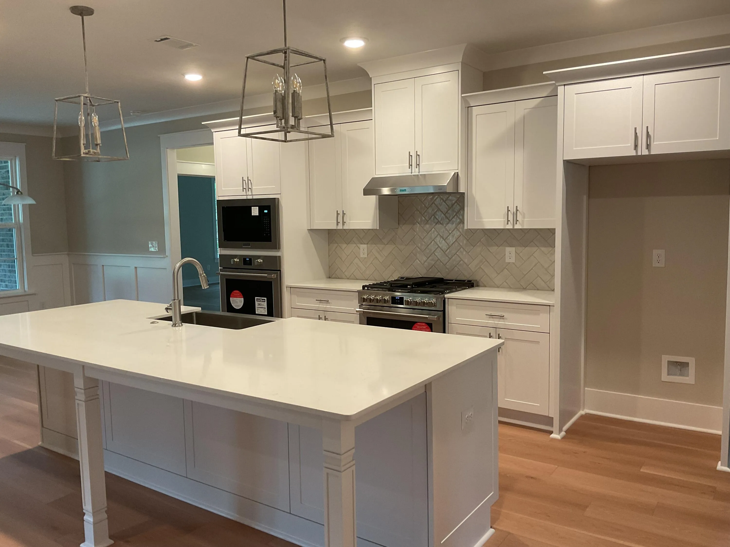 Aiken, South Carolina 29803, United States, 4 Bedrooms Bedrooms, ,4 BathroomsBathrooms,Residential,Pending,29736