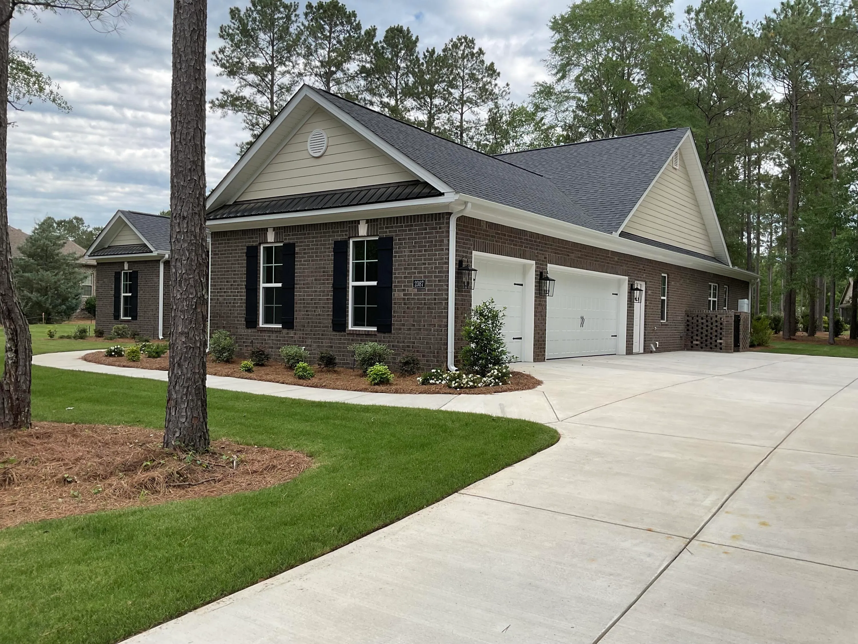 Aiken, South Carolina 29803, United States, 4 Bedrooms Bedrooms, ,4 BathroomsBathrooms,Residential,Pending,29736