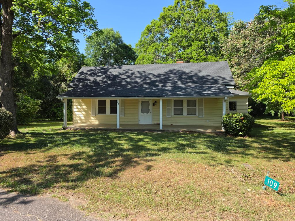 Photo of 109 Springdale Drive, Washington, GA 30673 (MLS # 554826)