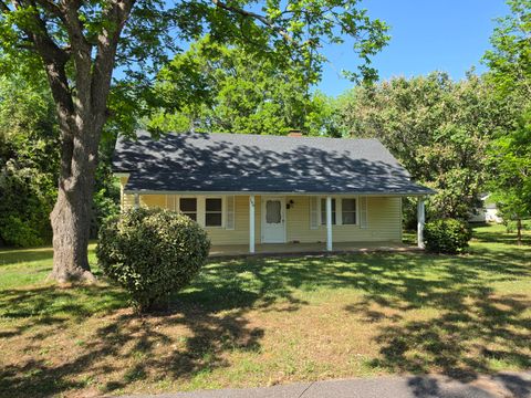 Photo of 109 Springdale Drive, Washington, GA 30673 (MLS # 554826)