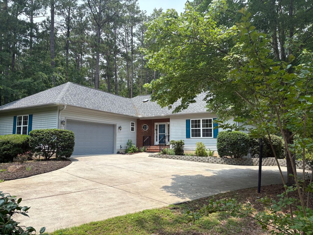 Photo for 405 Sawgrass Cv, McCormick, SC 29835 (MLS # 543253)
