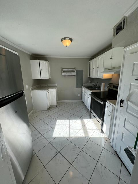 Tiny photo for 206 Reynolds Street, Augusta, GA 30901 (MLS # 547005)