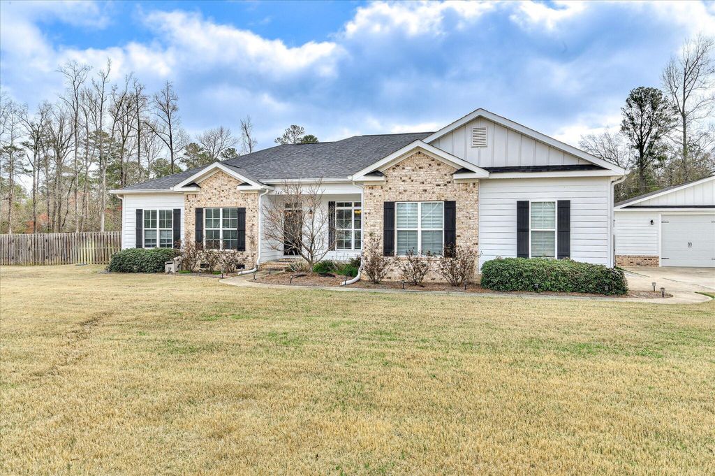 Photo of 340 Drayton Way, Harlem, GA 30814 (MLS # 552776)