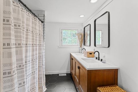 Tiny photo for 414 Penn Street, Edgefield, SC 29824 (MLS # 547610)