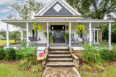 Tiny photo for 414 Penn Street, Edgefield, SC 29824 (MLS # 547610)