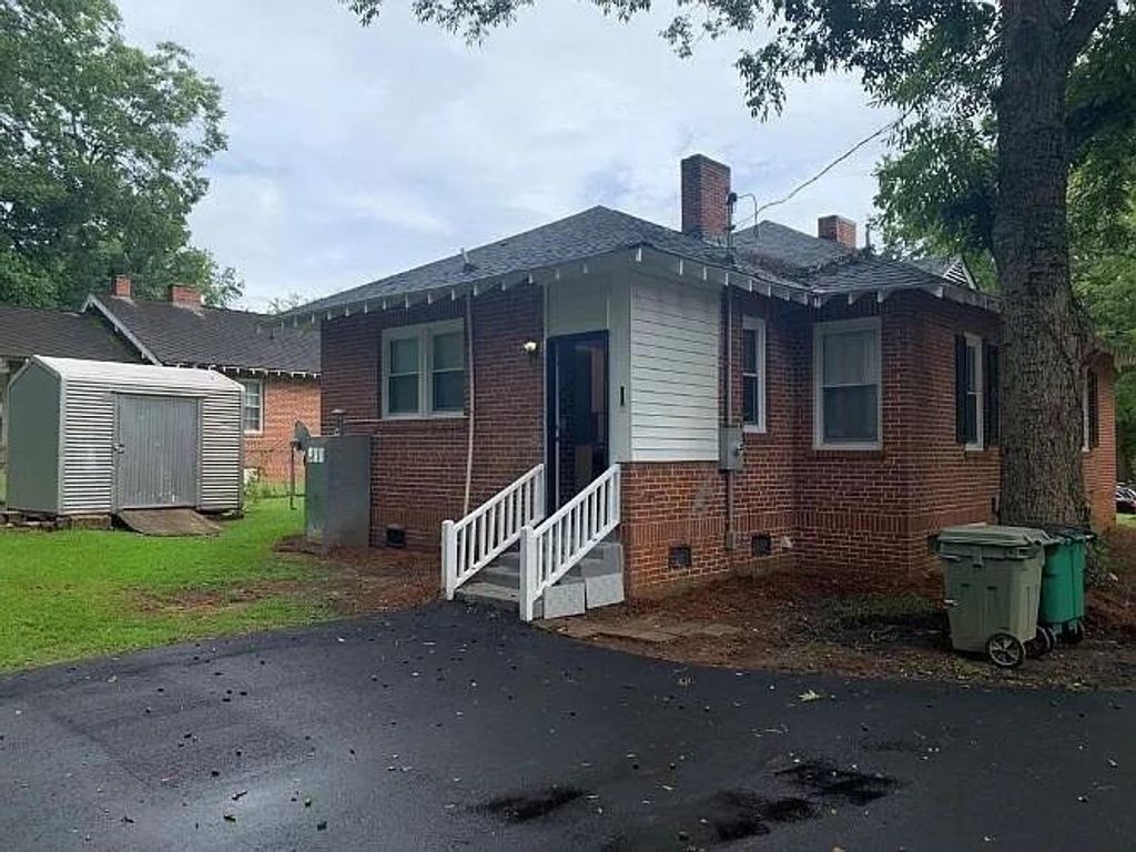 Photo of 1006 Circle Street, Edgefield, SC 29824 (MLS # 549381)