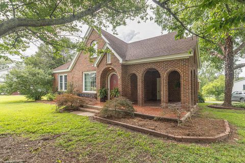 Tiny photo for 423 Columbia Road, Edgefield, SC 29824 (MLS # 543866)