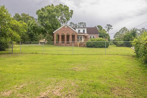 Tiny photo for 423 Columbia Road, Edgefield, SC 29824 (MLS # 543866)