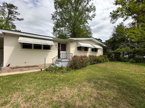 Photo of 2423 Brentwood Place, Augusta, GA 30904 (MLS # 554067)