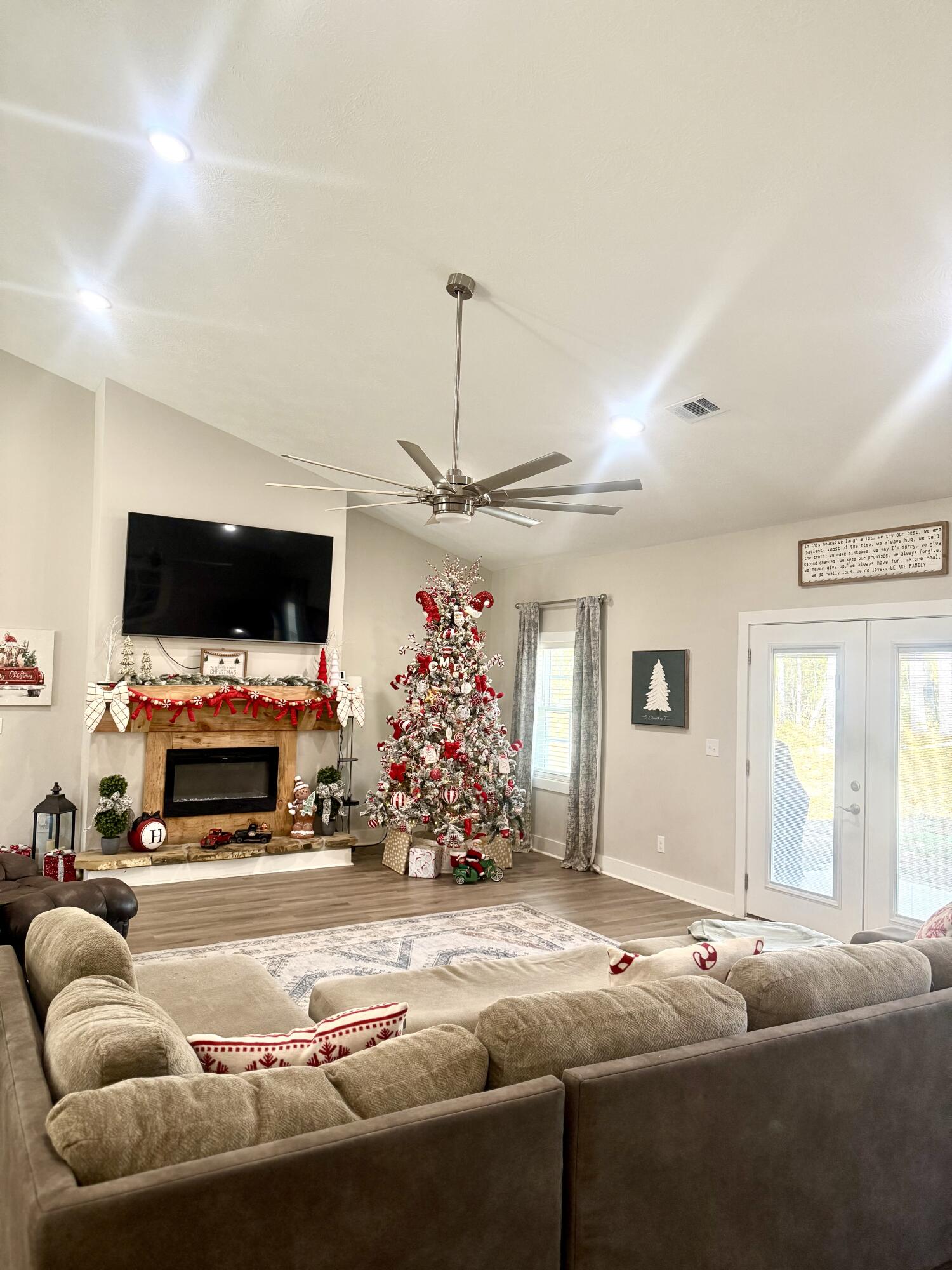 169 E Sheppard Street