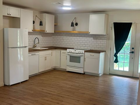 Tiny photo for 865 Clements Street, Thomson, GA 30824 (MLS # 543304)