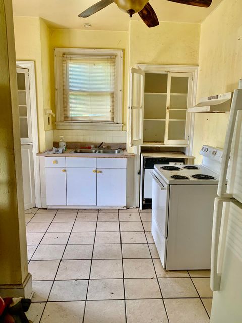 Tiny photo for 1712 Central Avenue, Augusta, GA 30904 (MLS # 545931)