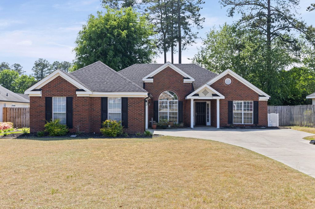 Photo of 175 Cottonwood Court, North Augusta, SC 29860 (MLS # 554609)
