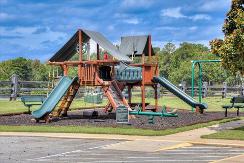 Tiny photo for 973 Windmill Parkway, Evans, GA 30809 (MLS # 550252)